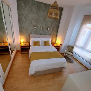 apartamento-las-floritas.hotelsinnerja.org/